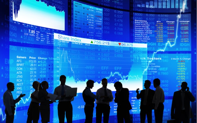 Slow Growth Continues as Expansion Sets Record