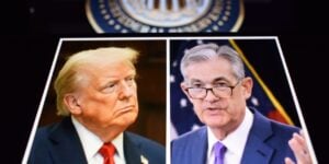 Trump’s Handwritten Note to Powell: Lower Rates Abroad, So Why Not Here?